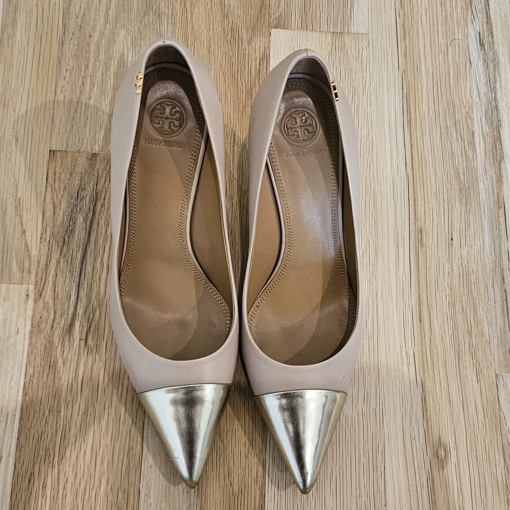 Tory Burch Women's Tan Flats with Silver Accents